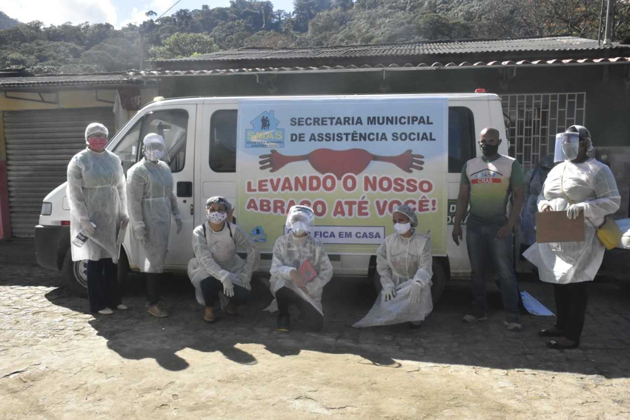Camacã: Equipe da Secretaria de Assistência Social entrega cesta básica em Novo Itamaraty e Zona Rural